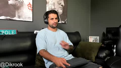Snapshot of davevilboy chatting on December 2, 1:52 pm Daves online show from December 2, 1:52 pm