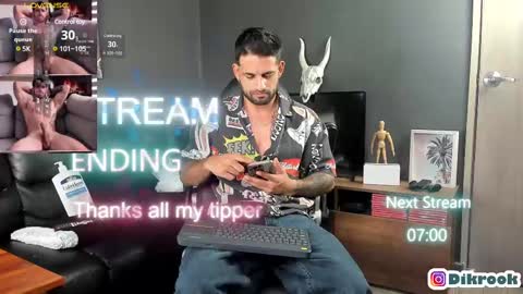 Snapshot of davevilboy chatting on February 11, 12:15 pm Daves online show from February 11, 12:15 pm