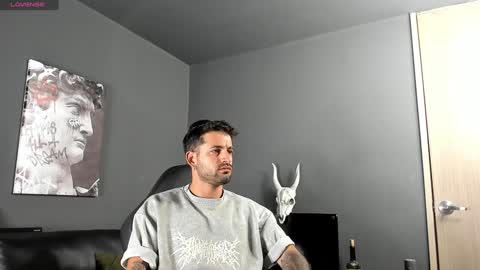 Snapshot of davevilboy chatting on January 14, 9:24 am Daves online show from January 14, 9:24 am