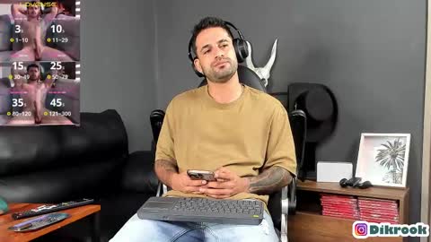 Snapshot of davevilboy chatting on March 7, 12:01 pm Daves online show from March 7, 12:01 pm