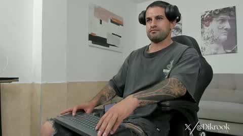 Snapshot of davevilboy chatting on September 19, 12:53 pm Daves online show from September 19, 12:53 pm