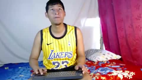 Snapshot of david_efrem chatting on February 7, 9:04 pm david_efrem online show from February 7, 9:04 pm