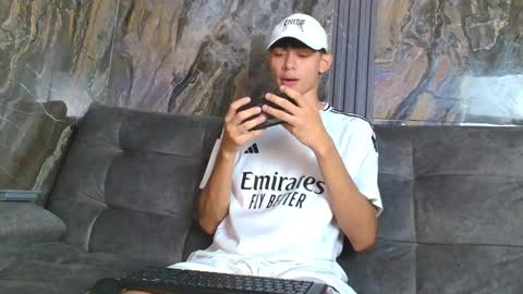 Snapshot of david_laid_ chatting on March 1, 6:32 pm David online show from March 1, 6:32 pm