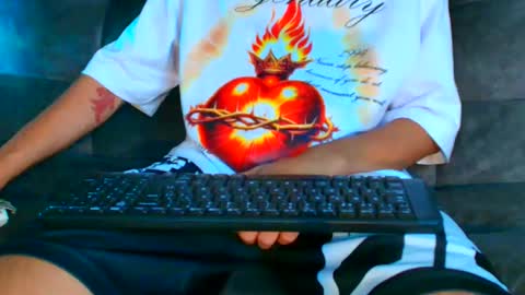 Snapshot of david_laid_ chatting on February 4, 3:22 am David online show from February 4, 3:22 am