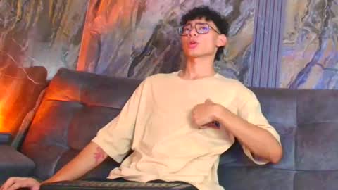 Snapshot of david_laid_ chatting on February 20, 12:08 am David online show from February 20, 12:08 am