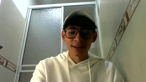 Snapshot of david_laid_ chatting on March 6, 12:43 am David online show from March 6, 12:43 am