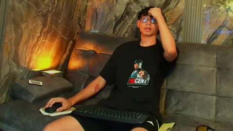Snapshot of david_laid_ chatting on January 23, 11:15 pm David online show from January 23, 11:15 pm