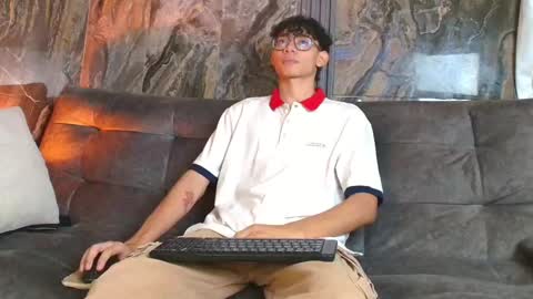 Snapshot of david_laid_ chatting on March 4, 9:54 pm David online show from March 4, 9:54 pm