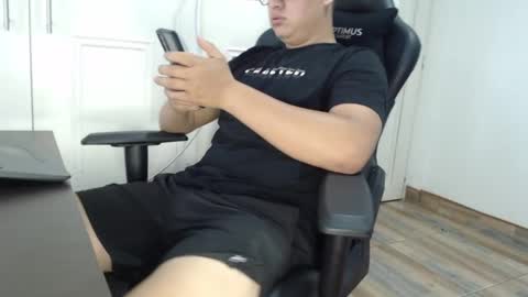 Snapshot of david_smit_ chatting on January 27, 3:18 pm david smit online show from January 27, 3:18 pm