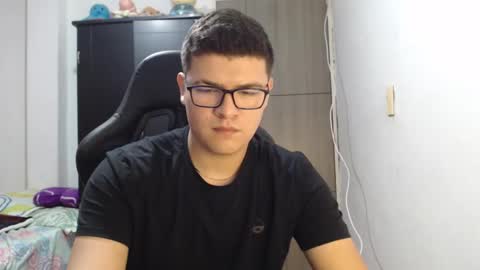 Snapshot of david_smit_ chatting on February 28, 3:26 pm david smit online show from February 28, 3:26 pm