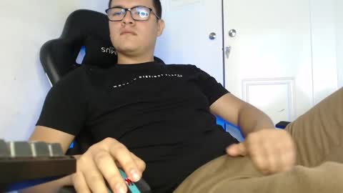 Snapshot of david_smit_ chatting on September 15, 3:57 pm david smit online show from September 15, 3:57 pm