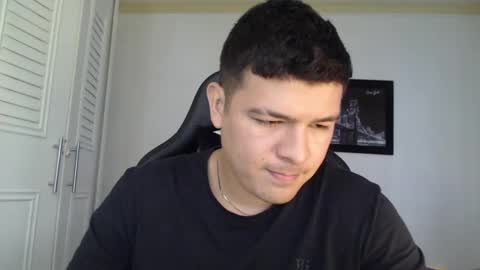 Snapshot of david_smit_ chatting on February 10, 2:59 pm david smit online show from February 10, 2:59 pm