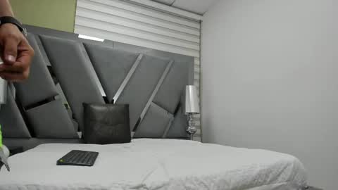 david_victoriaa online show from May 27, 1:08 pm
