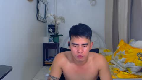 Snapshot of davidrocero chatting on February 16, 6:54 am davidrocero online show from February 16, 6:54 am