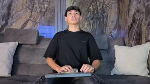 David online show from April 14, 8:23 pm