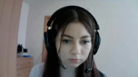 Snapshot of dawndollins chatting on February 27, 9:29 am Alice online show from February 27, 9:29 am