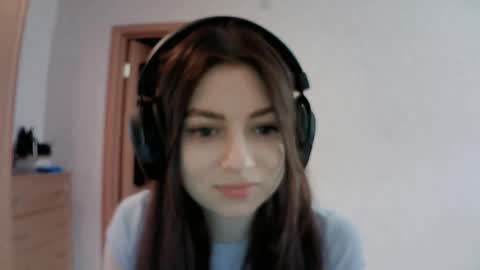 Snapshot of dawndollins chatting on February 28, 1:03 pm Alice online show from February 28, 1:03 pm