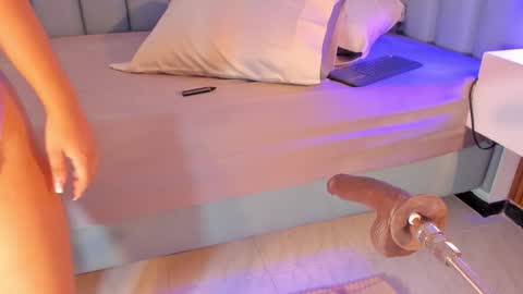 Dayan  online show from November 18, 7:50 pm