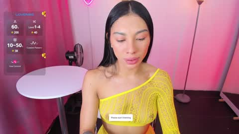 I am Dayanna  tecca online show from December 24, 11:00 pm