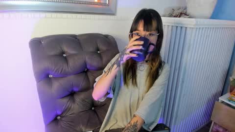 dayanne7 online show from December 17, 5:40 am