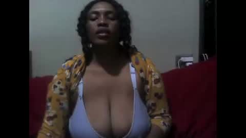 Snapshot of ddboobsnipples chatting on December 21, 9:36 pm ddboobsnipples online show from December 21, 9:36 pm
