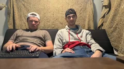 deafguyproud69 online show from April 8, 12:02 am