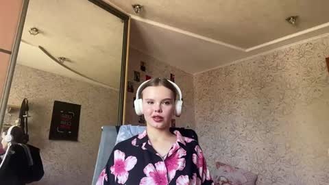 Dee online show from May 24, 9:16 am