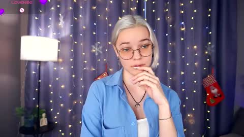 Charlie 18yo online show from December 15, 6:20 am