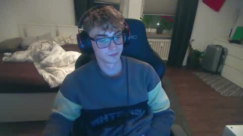 Dean online show from November 18, 9:40 pm