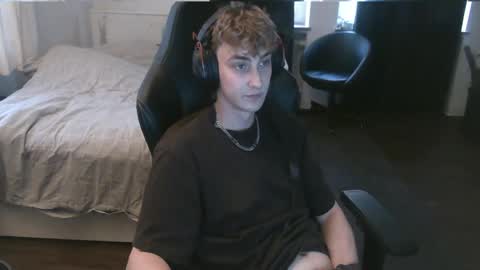 Dean online show from April 29, 6:46 pm