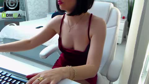 Elly online show from February 17, 10:07 am