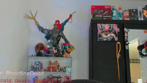    online show from September 30, 6:40 pm