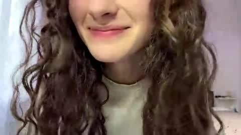 Sarah online show from March 12, 1:37 pm