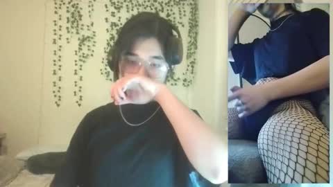 deciduousdoll online show from December 1, 7:06 am