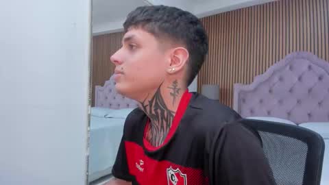 declan_fox online show from October 25, 7:19 am