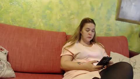 deea1805 online show from March 8, 1:48 pm