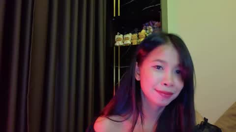 deedeedoll online show from October 27, 11:10 am