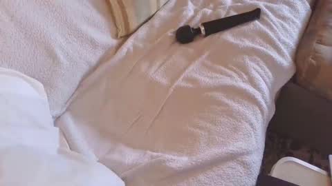 deeplyhydrates online show from February 16, 1:38 pm