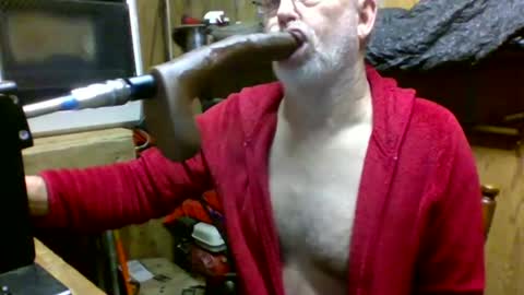 Deepthroat My Big Dildos online show from February 16, 7:49 pm
