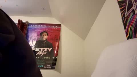 deepthroatqueen33 online show from January 7, 9:42 pm