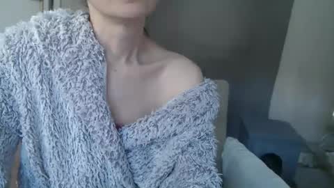 KamiDevi online show from October 27, 2:39 pm