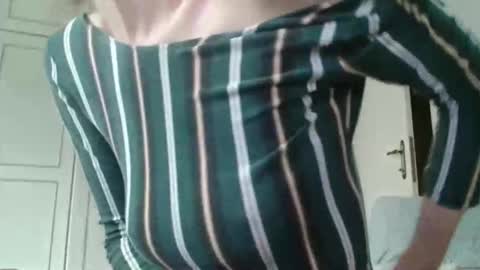 KamiDevi online show from October 8, 3:07 pm