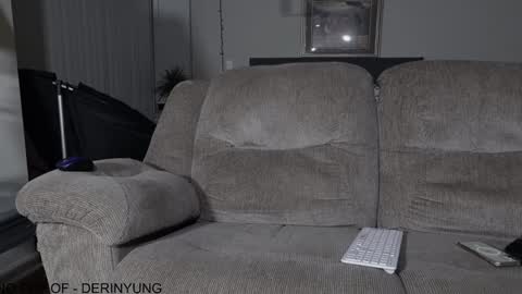 Snapshot of deeyungguy chatting on January 26, 11:50 am more content and goodies online show from January 26, 11:50 am