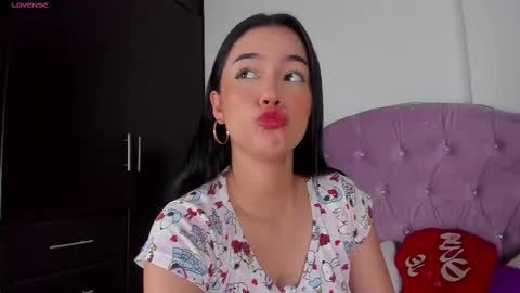 Snapshot of deisy_smith_ chatting on February 9, 11:04 am Deisy online show from February 9, 11:04 am