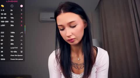 Hello everyone Im Tessa Make yourself comfortable. Were going to have fun together  online show from October 21, 7:24 am