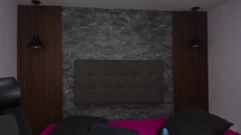 D E L A Y L  A online show from October 19, 4:33 pm