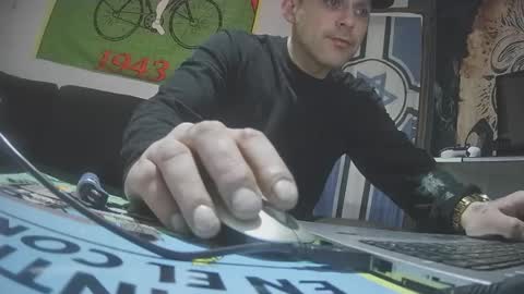 delaylaylay online show from March 31, 12:00 am