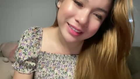 Snapshot of delicious_iya69 chatting on December 23, 9:51 pm iyalicious online show from December 23, 9:51 pm
