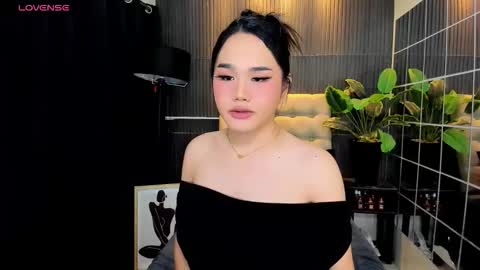 Tyra Colins online show from October 20, 3:11 am