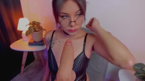 Delilah online show from September 30, 4:34 am